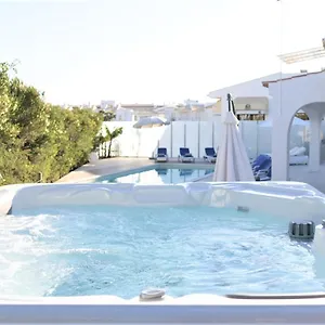 Villa Namora - Private Swimming Pool & Hot Jacuzzi, Albufeira